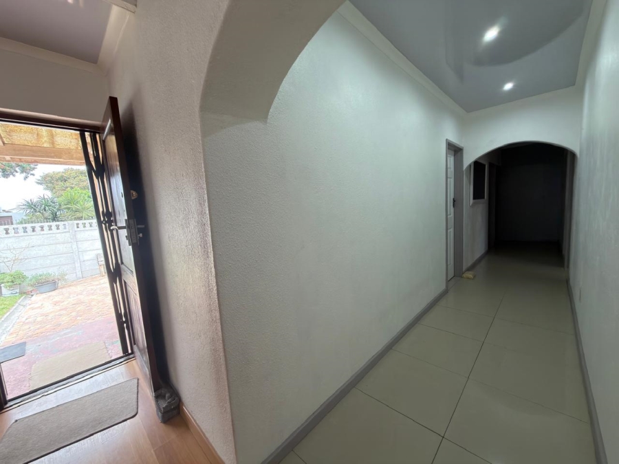 3 Bedroom Property for Sale in Sanddrift Western Cape